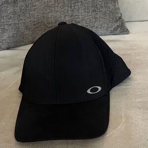Oakley Men's Black Mesh Cap
